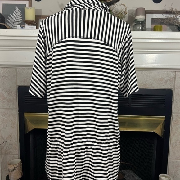 ST.JOHN Luxury Viscose Black And White Striped Tunic Top With Cowl Neck - Picture 7 of 16